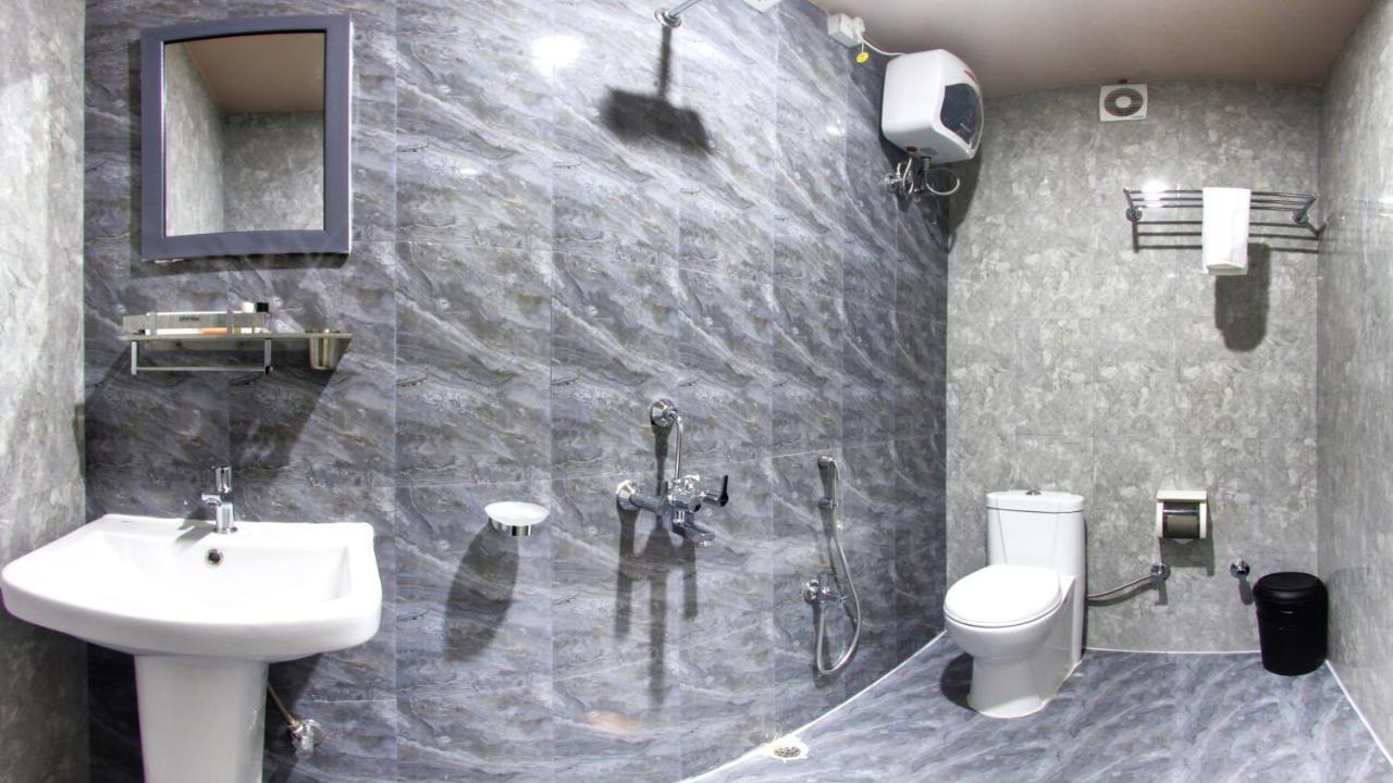 Bharalu Residency Hotell Guwahati Eksteriør bilde