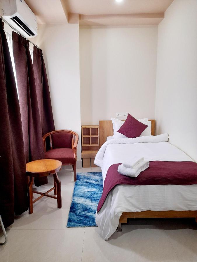 Bharalu Residency Hotell Guwahati Eksteriør bilde